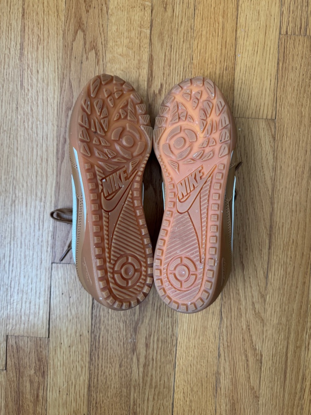 Nike women’s size 8.5 Terra Manta sneakers EUC comes with box - Picture 6 of 7